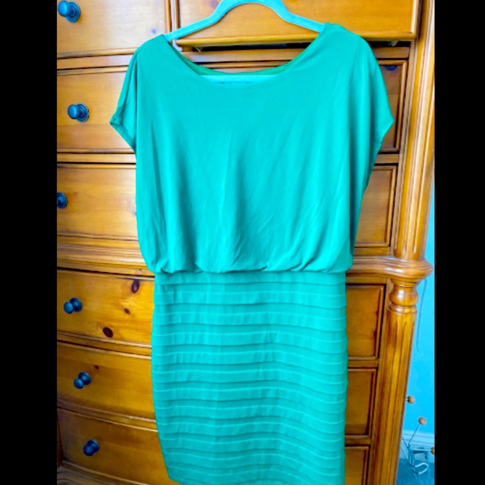 Beautiful deep green dress!